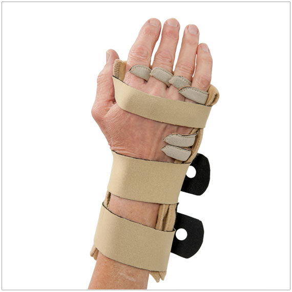 Made with soft padding, the Comforter Splint provides optimal support to your wrist, while keeping your fingers comfortably straight all night long, so you wake up with less swelling and stiffness.