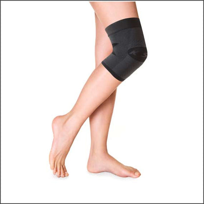 KS7 Knee Compression Sleeve stabilizes and provides lightweight support. The wide thigh band and gel stabilizers keep the sleeve in place without slipping or rolling. 